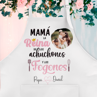 Delantal personalizado "Mamá la reina de los achuchones y los fogones"