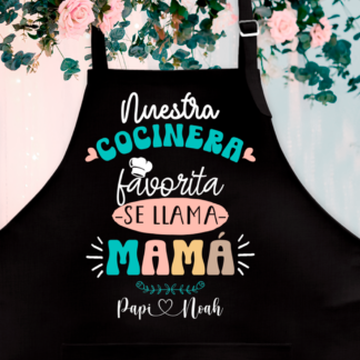 Delantal personalizado "Nuestra cocinera favorita se llama mamá"